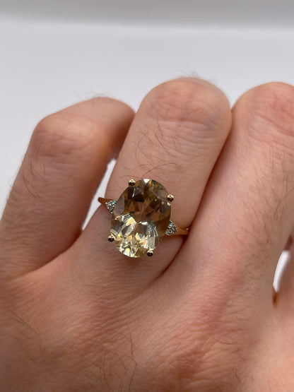 9ct gold quartz and diamond ring