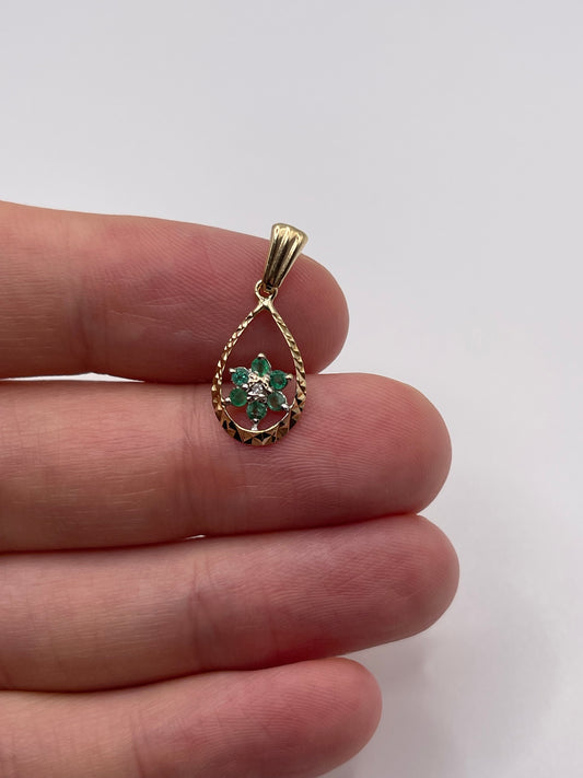 9ct gold emerald and diamond pendant