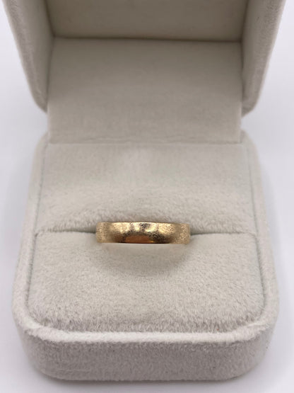 9ct gold band