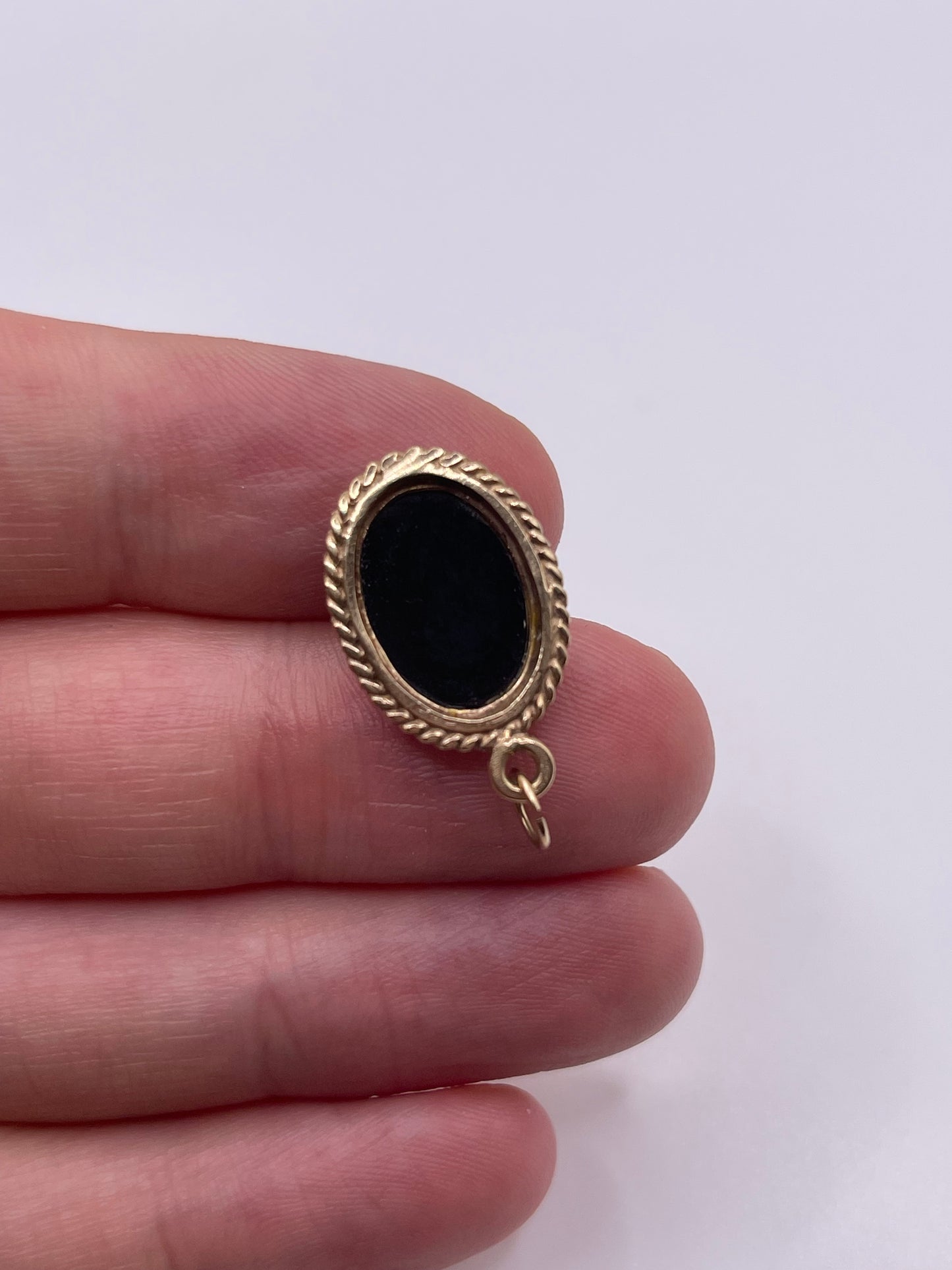 9ct gold black opal triplet pendant