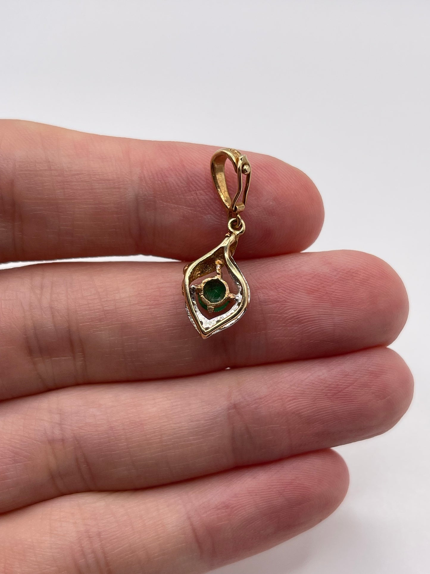 14ct gold emerald and diamond pendant