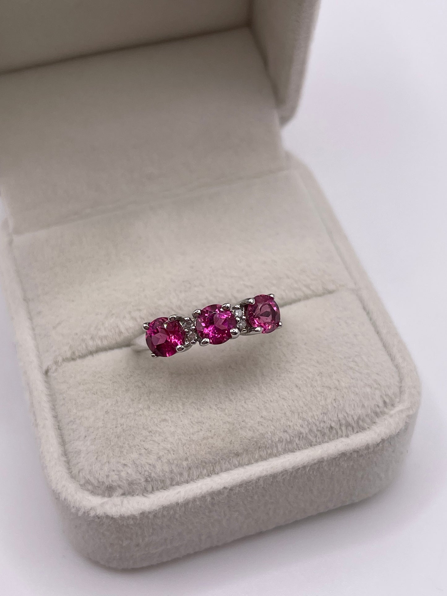 9ct white gold pink topaz and diamond ring