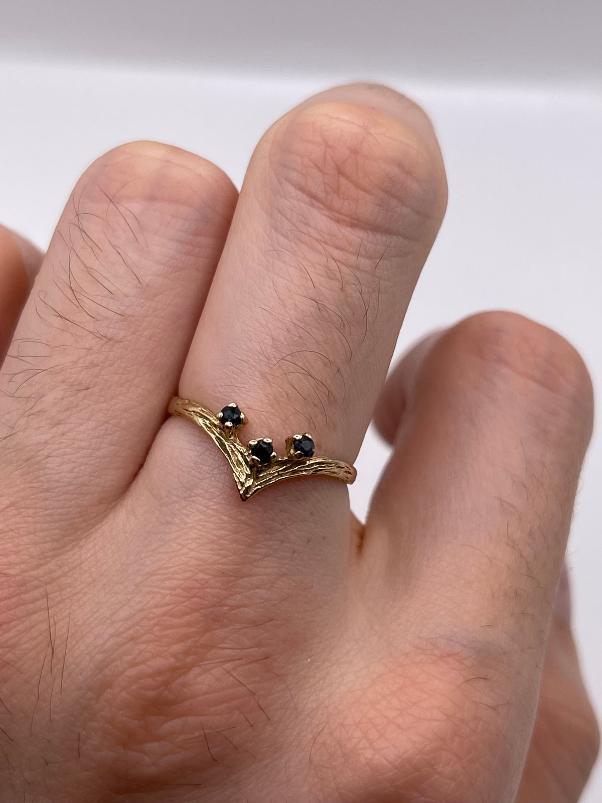 9ct gold sapphire wishbone ring