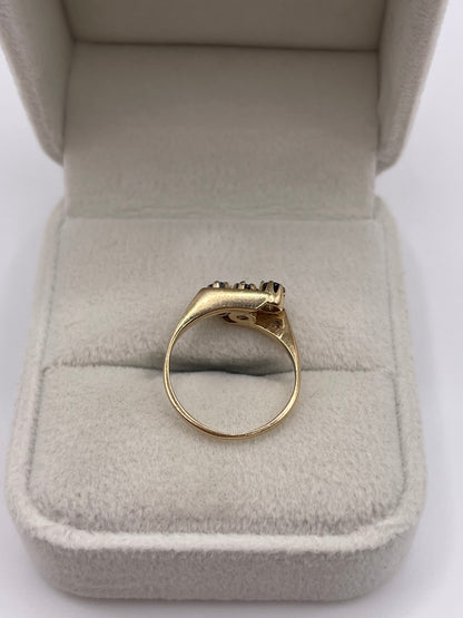 9ct gold sapphire ring