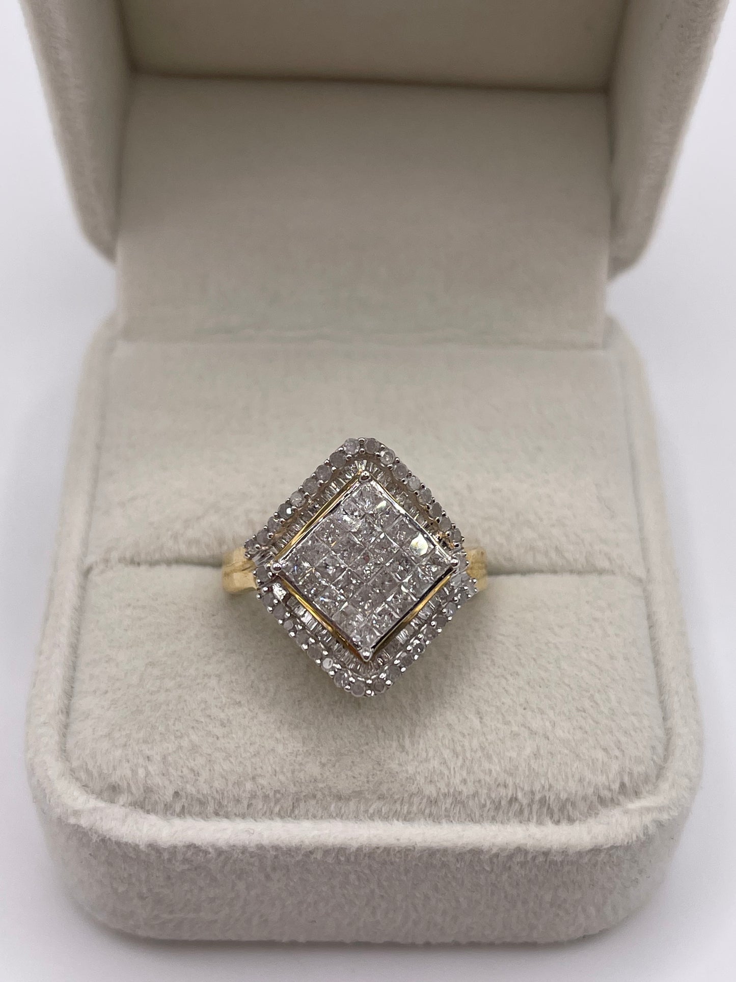 9ct gold diamond cluster ring