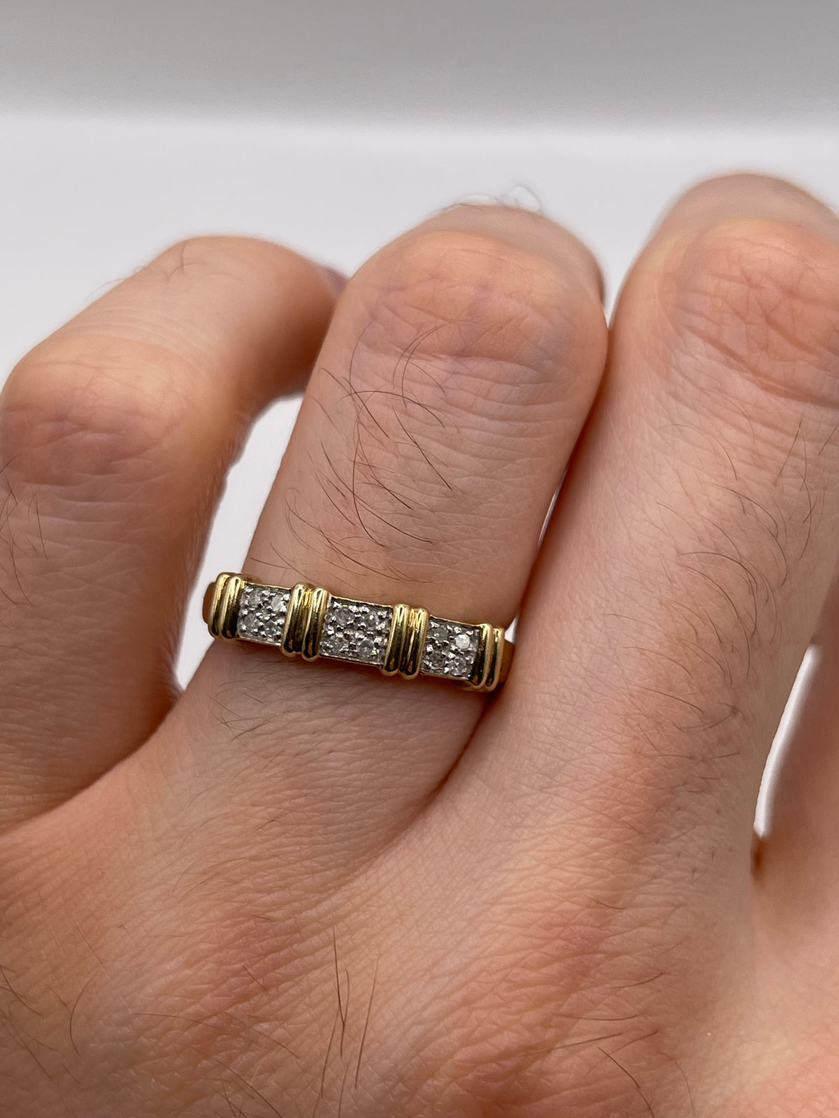9ct gold diamond ring