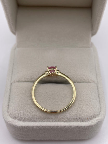 9ct gold quartz ring