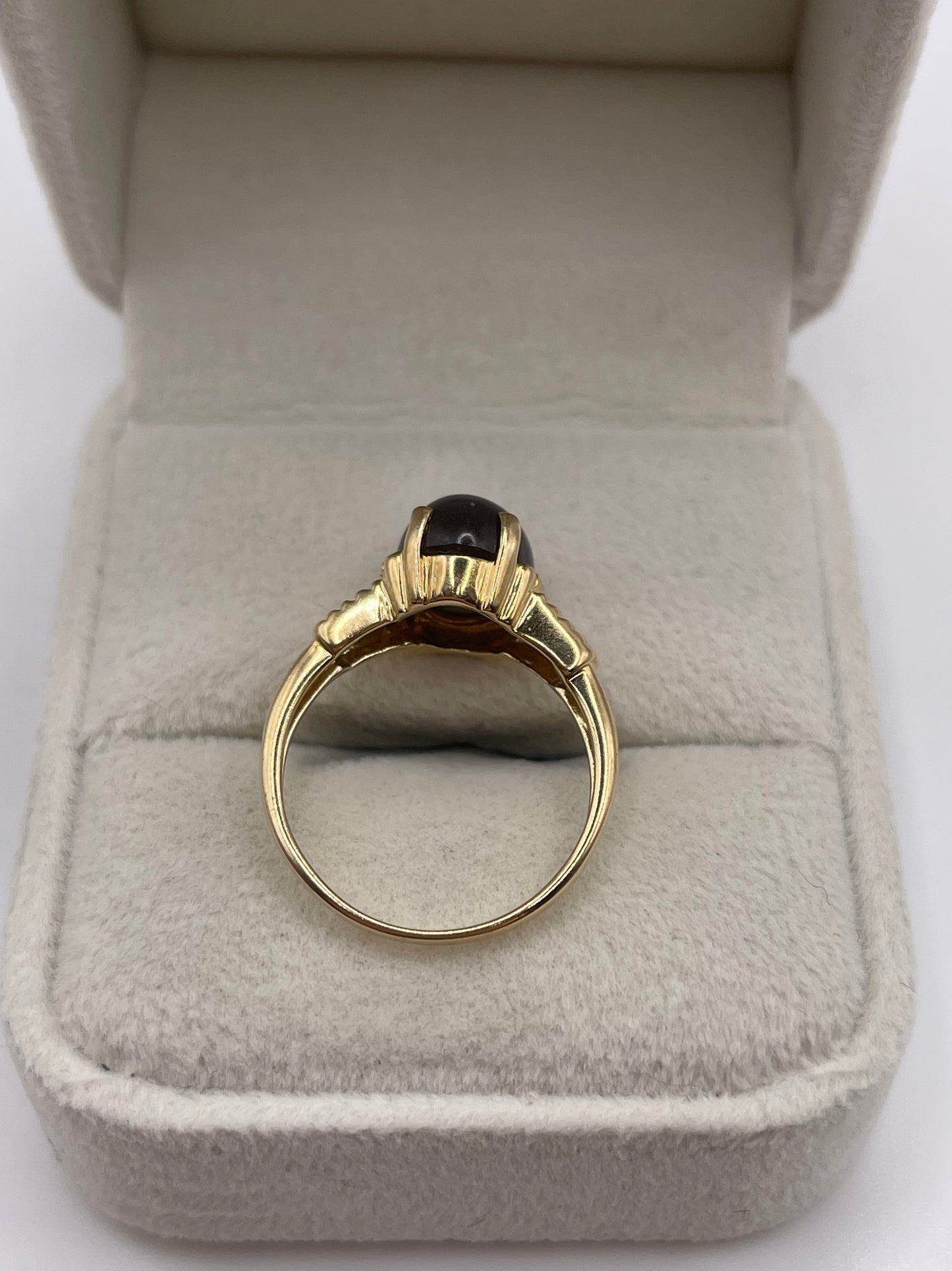 9ct gold grey moonstone ring