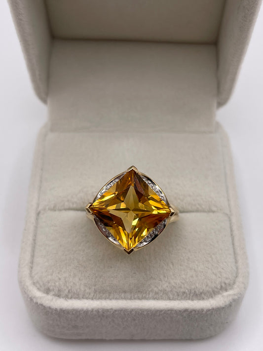 9ct gold citrine and diamond ring