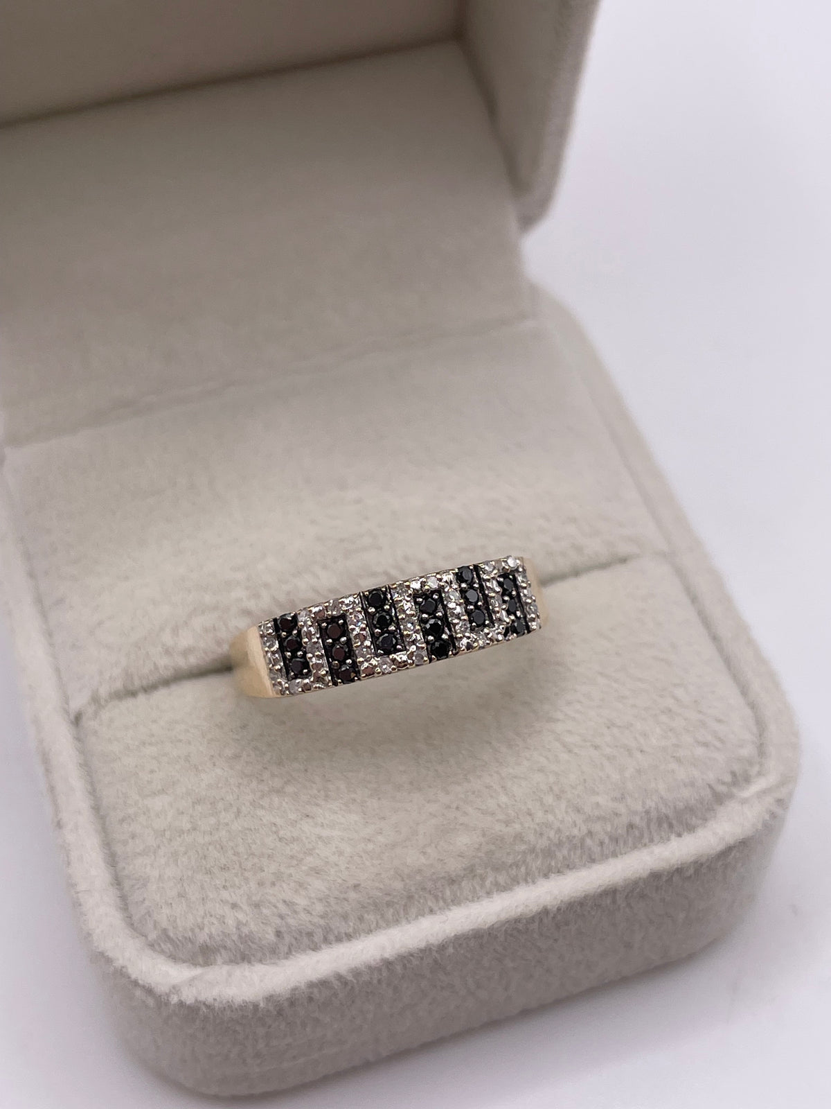 9ct gold diamond cluster ring