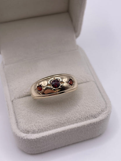 9ct gold garnet gypsy ring