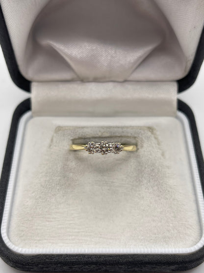 18ct gold 25 point diamond ring