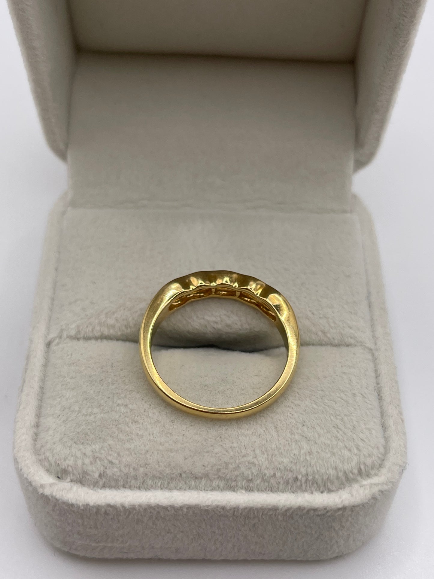 18ct gold diamond ring