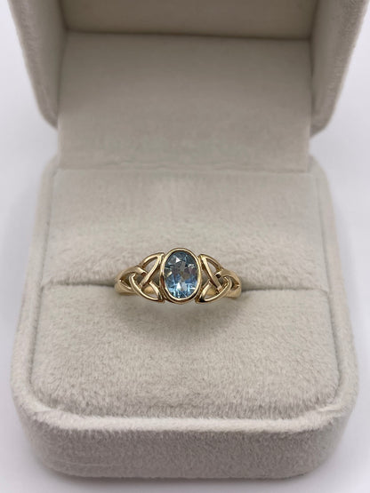 9ct gold topaz ring