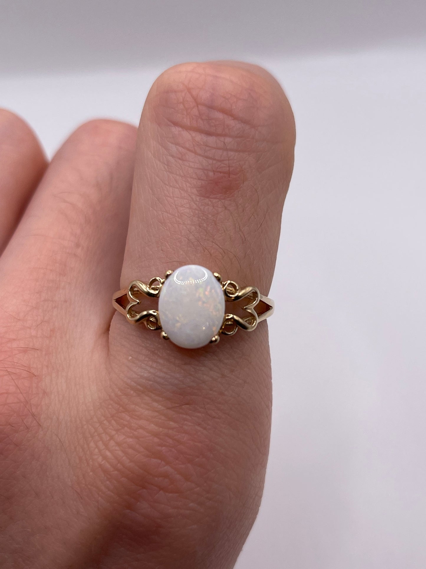 9ct gold opal ring