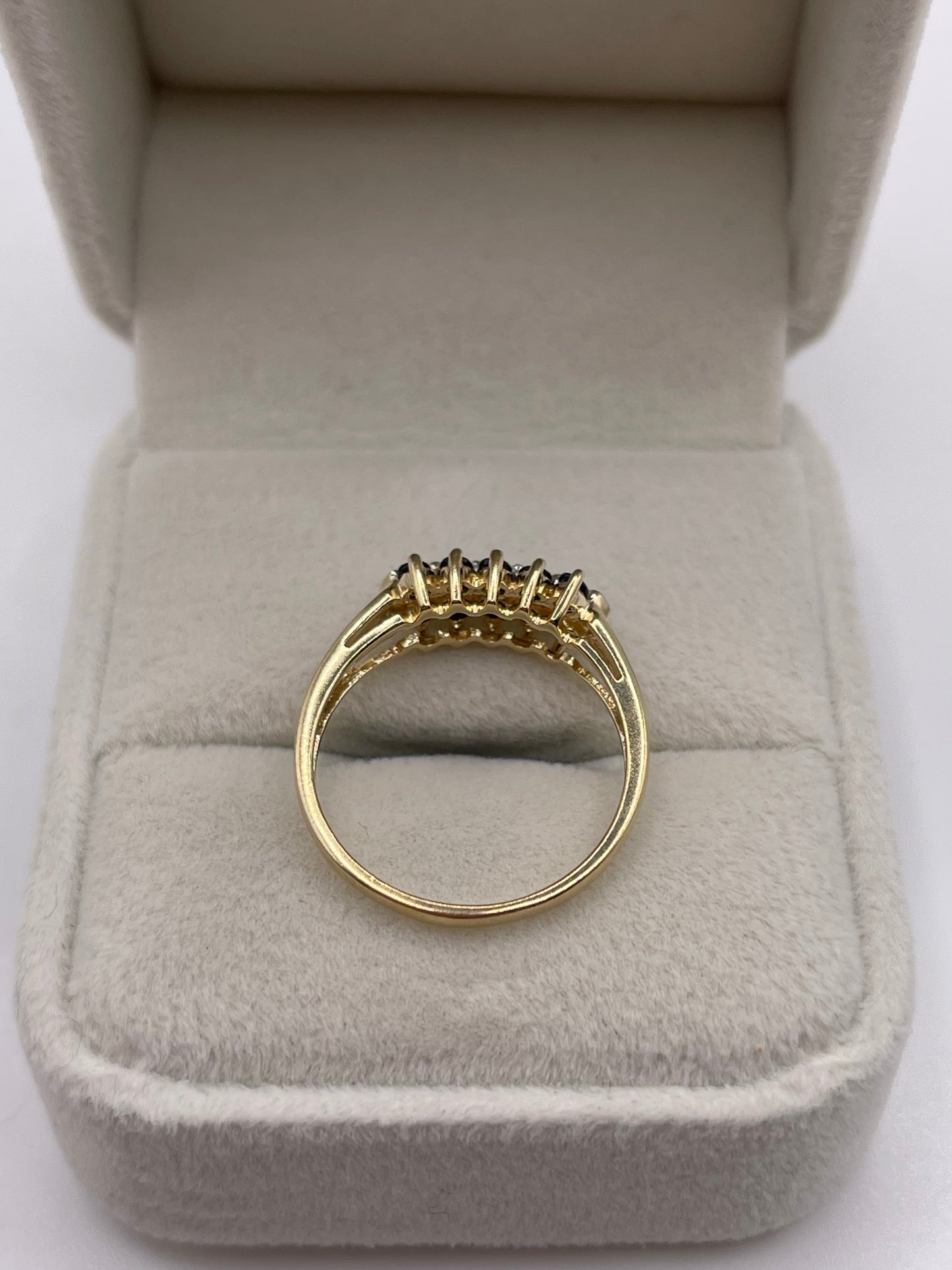 9ct gold sapphire and diamond ring