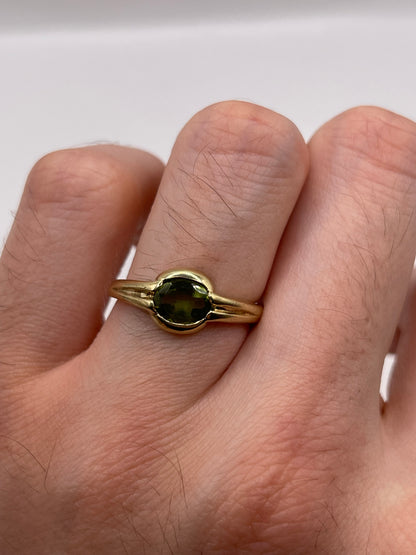9ct gold quartz ring