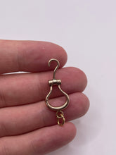 Load image into Gallery viewer, 9ct gold hook pendant
