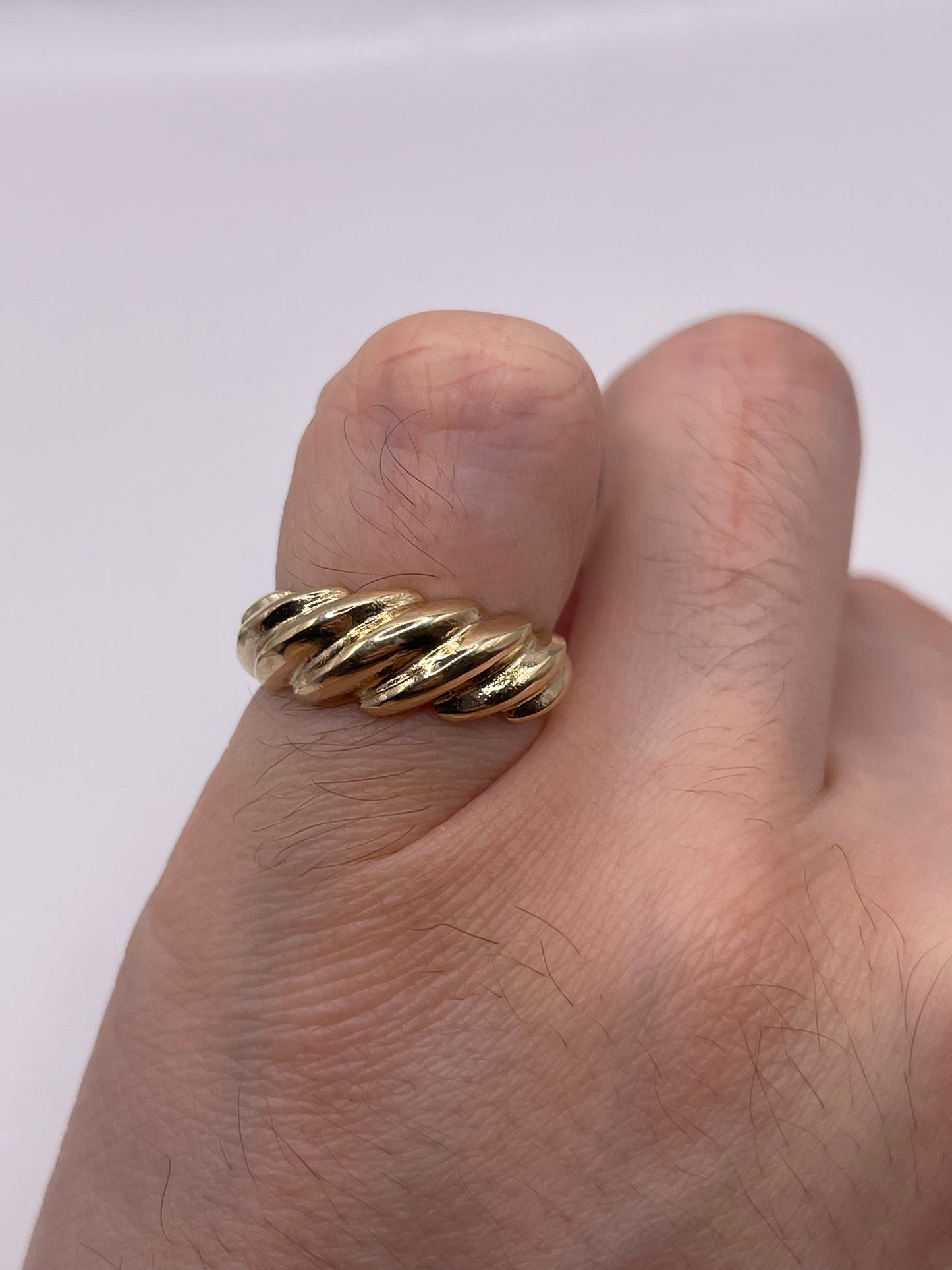 9ct gold croissant ring