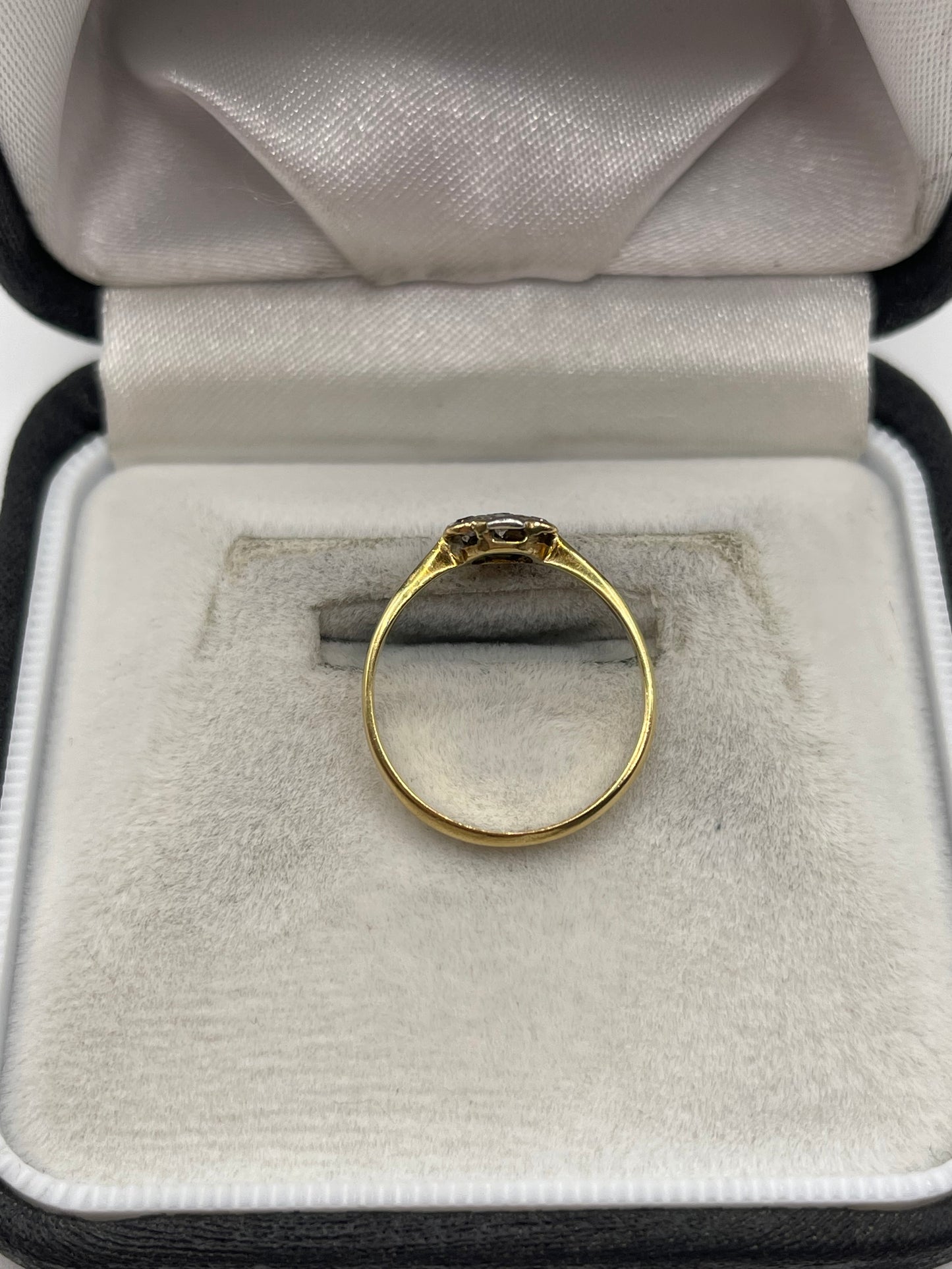 18ct gold diamond cluster ring