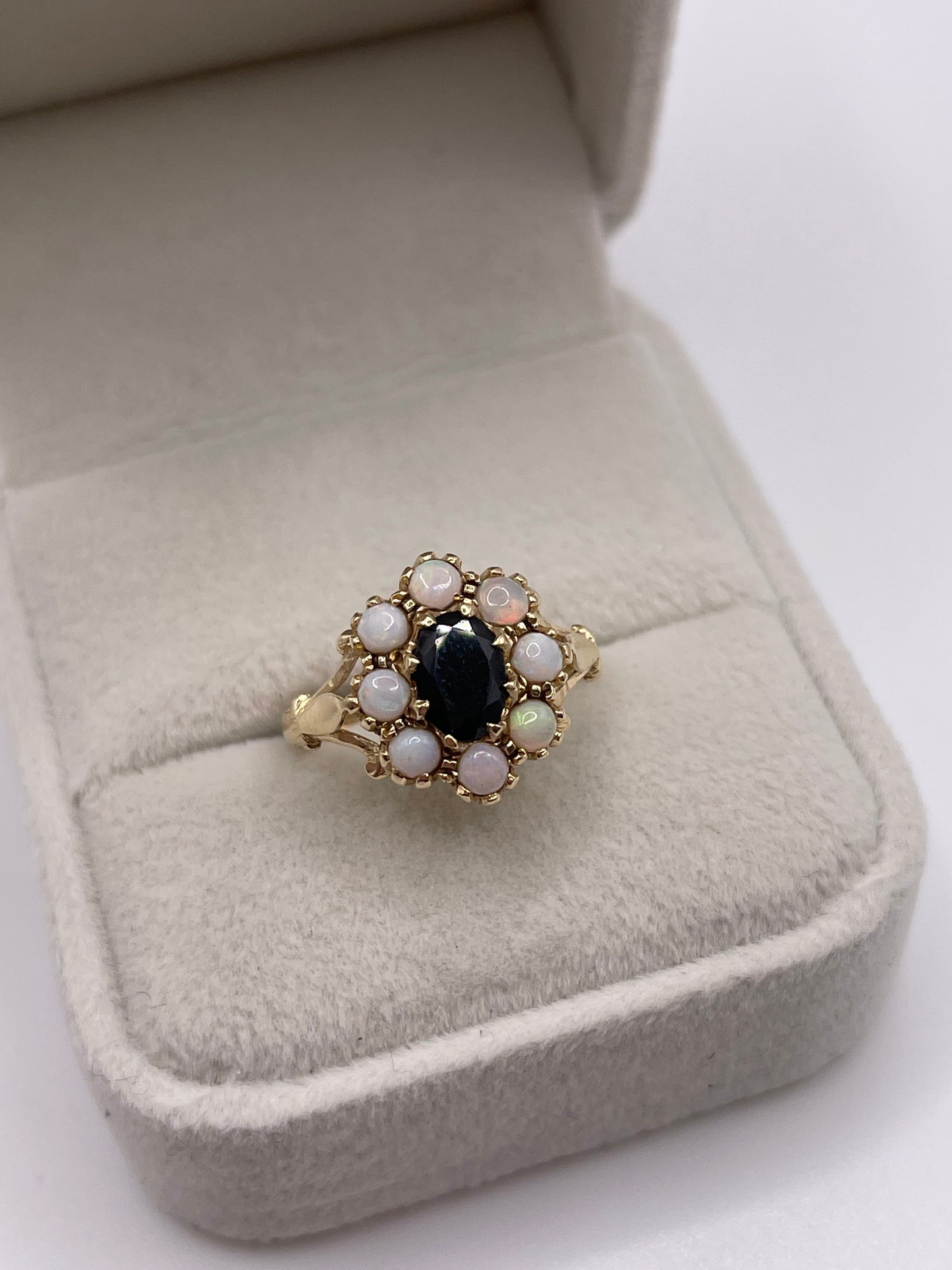 14ct gold sapphire and opal ring