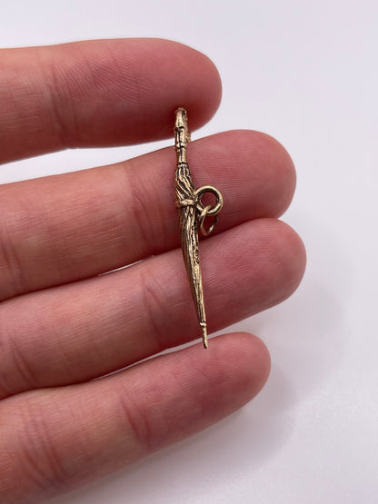 9ct gold umbrella pendant
