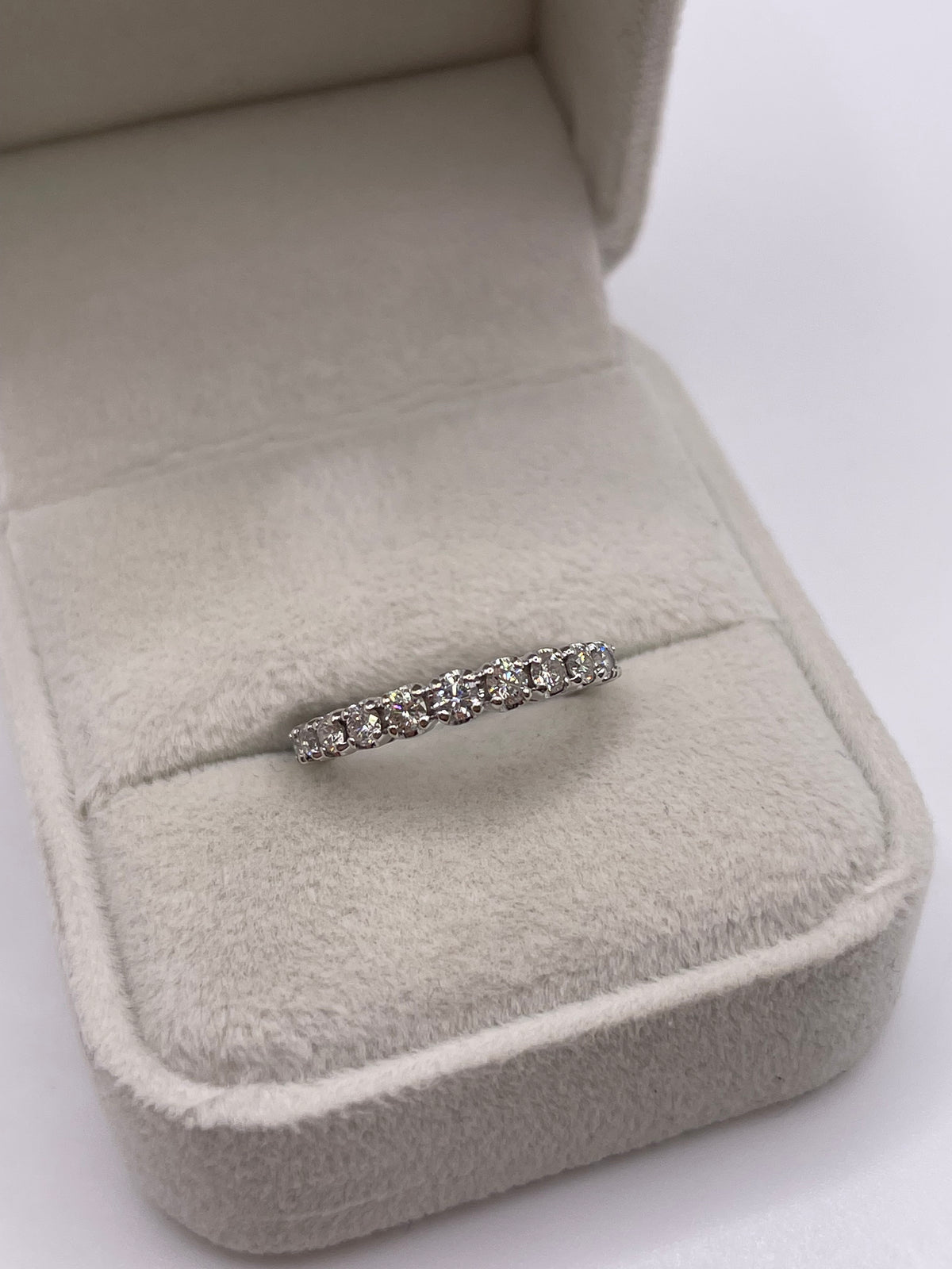 18ct white gold diamond ring