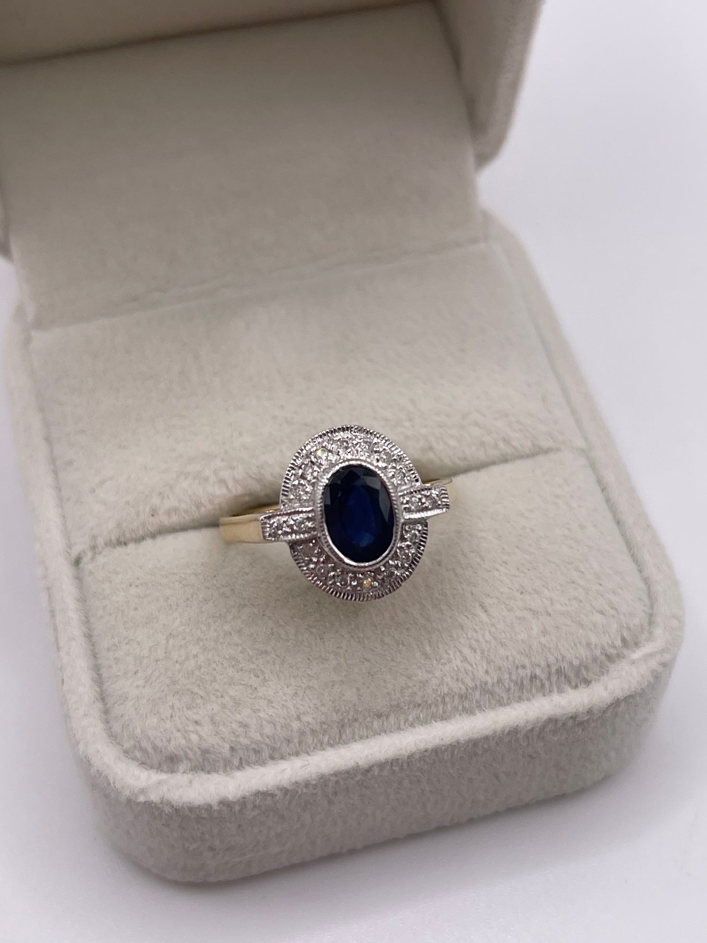 9ct gold sapphire and diamond ring