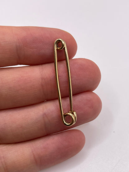 9ct gold safety pin clip