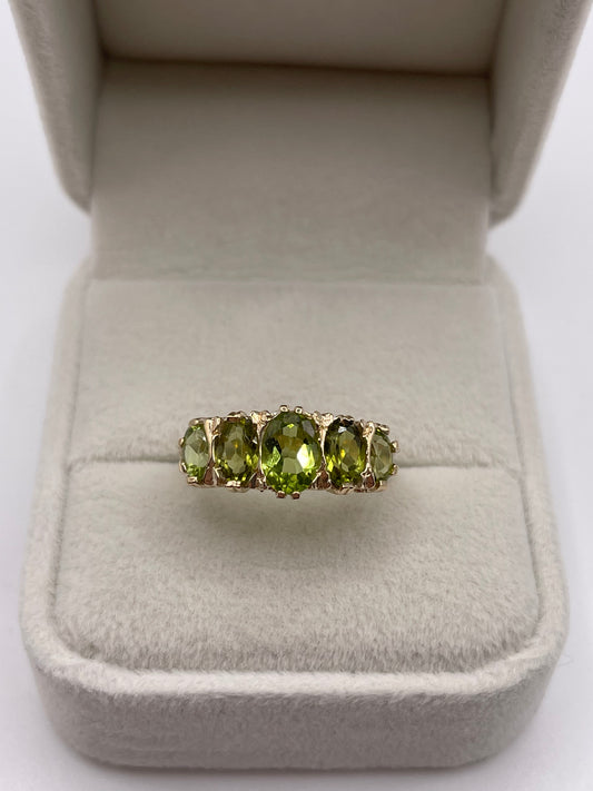 9ct gold peridot ring