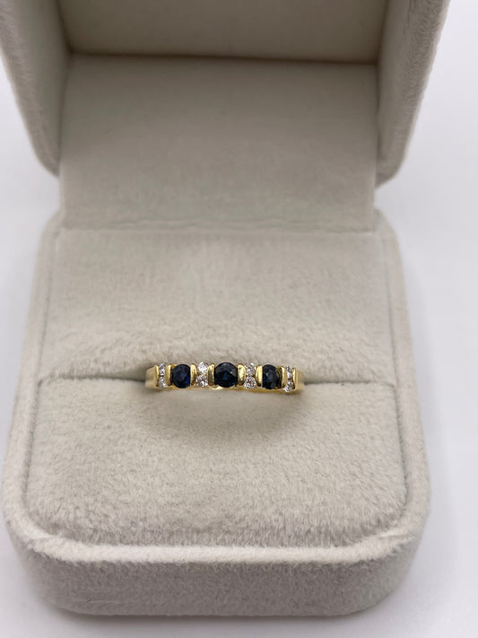 18ct gold sapphire and diamond ring