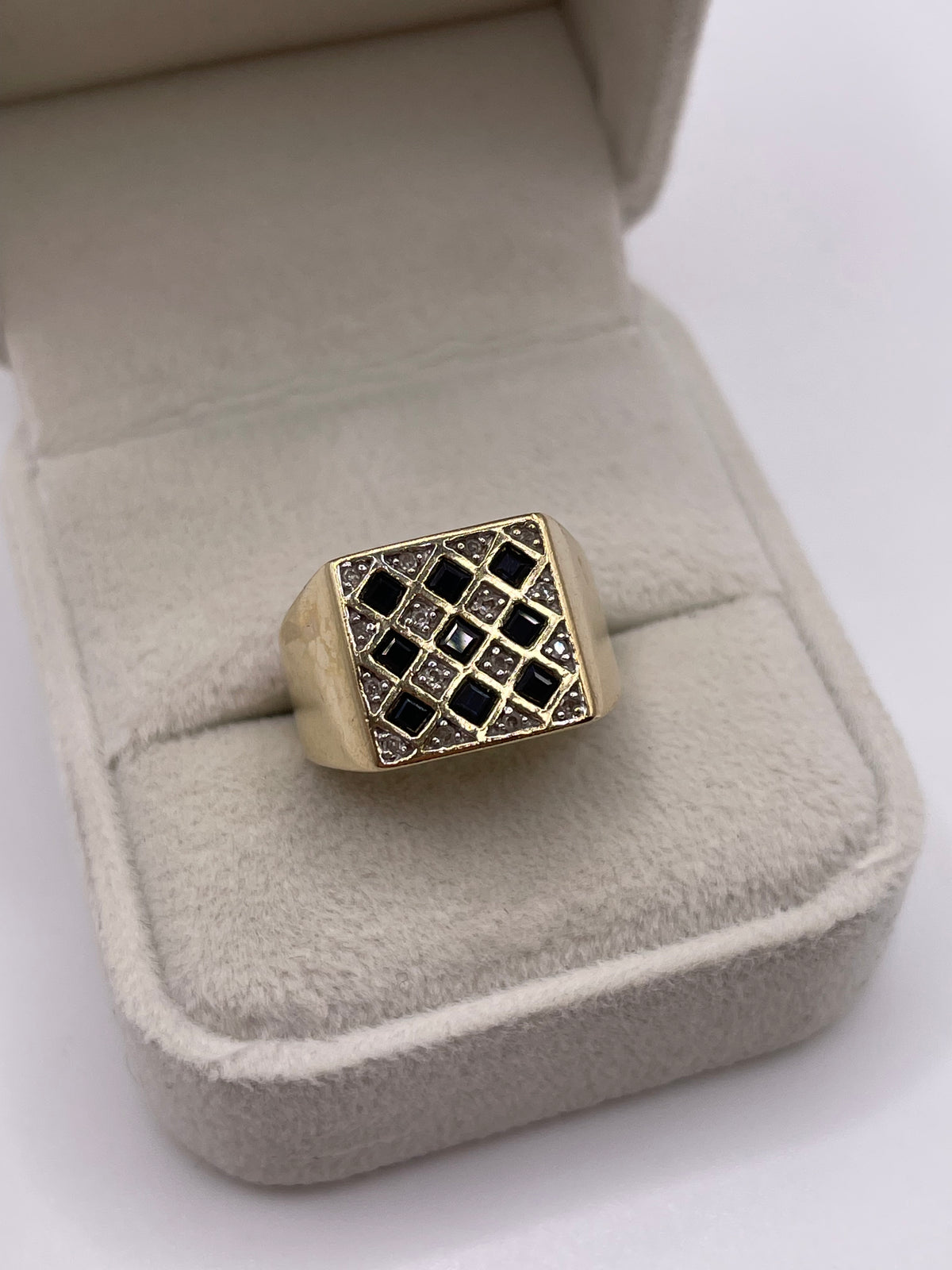9ct gold sapphire and diamond cluster ring