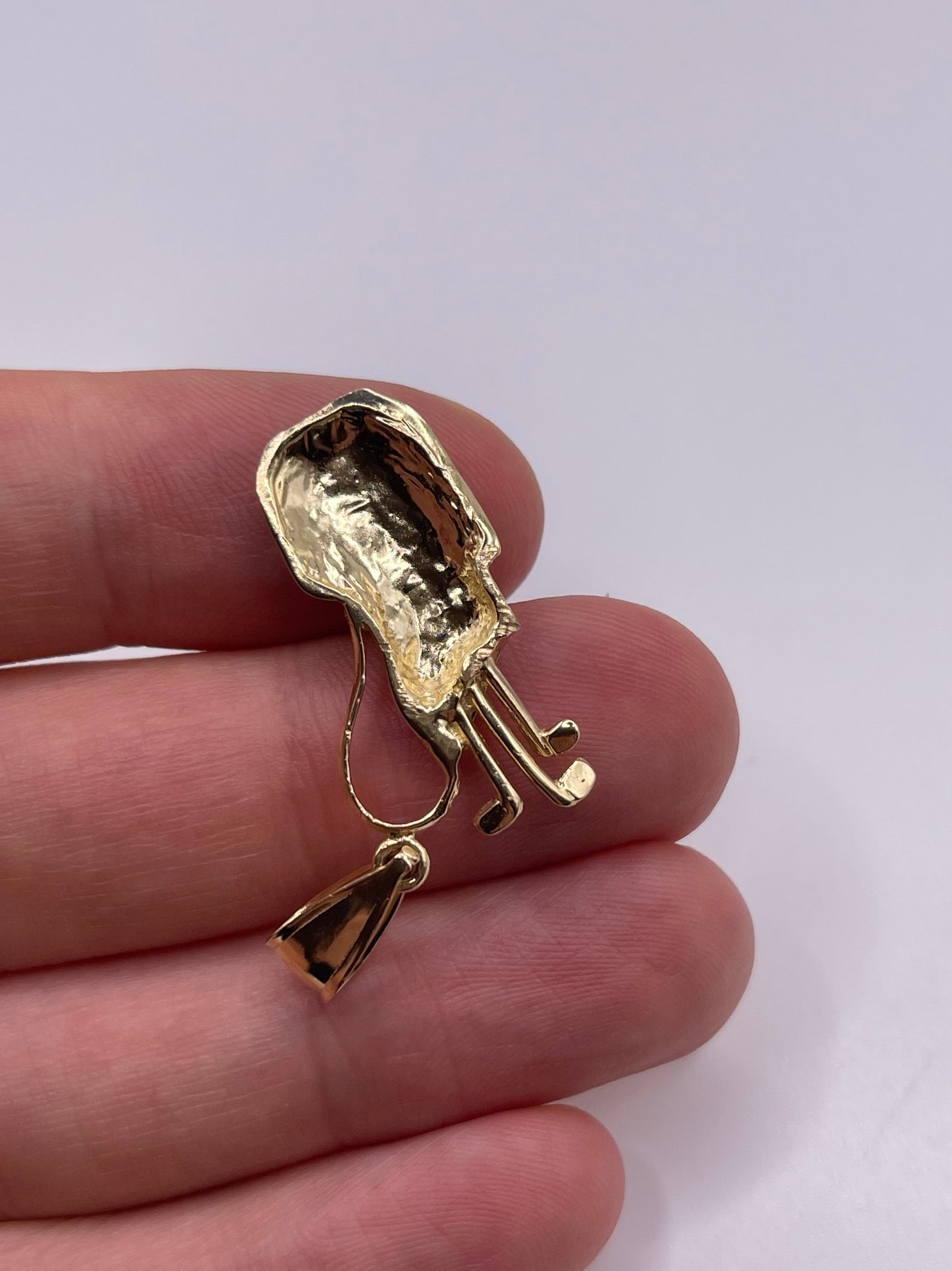 14ct gold golf club pendant