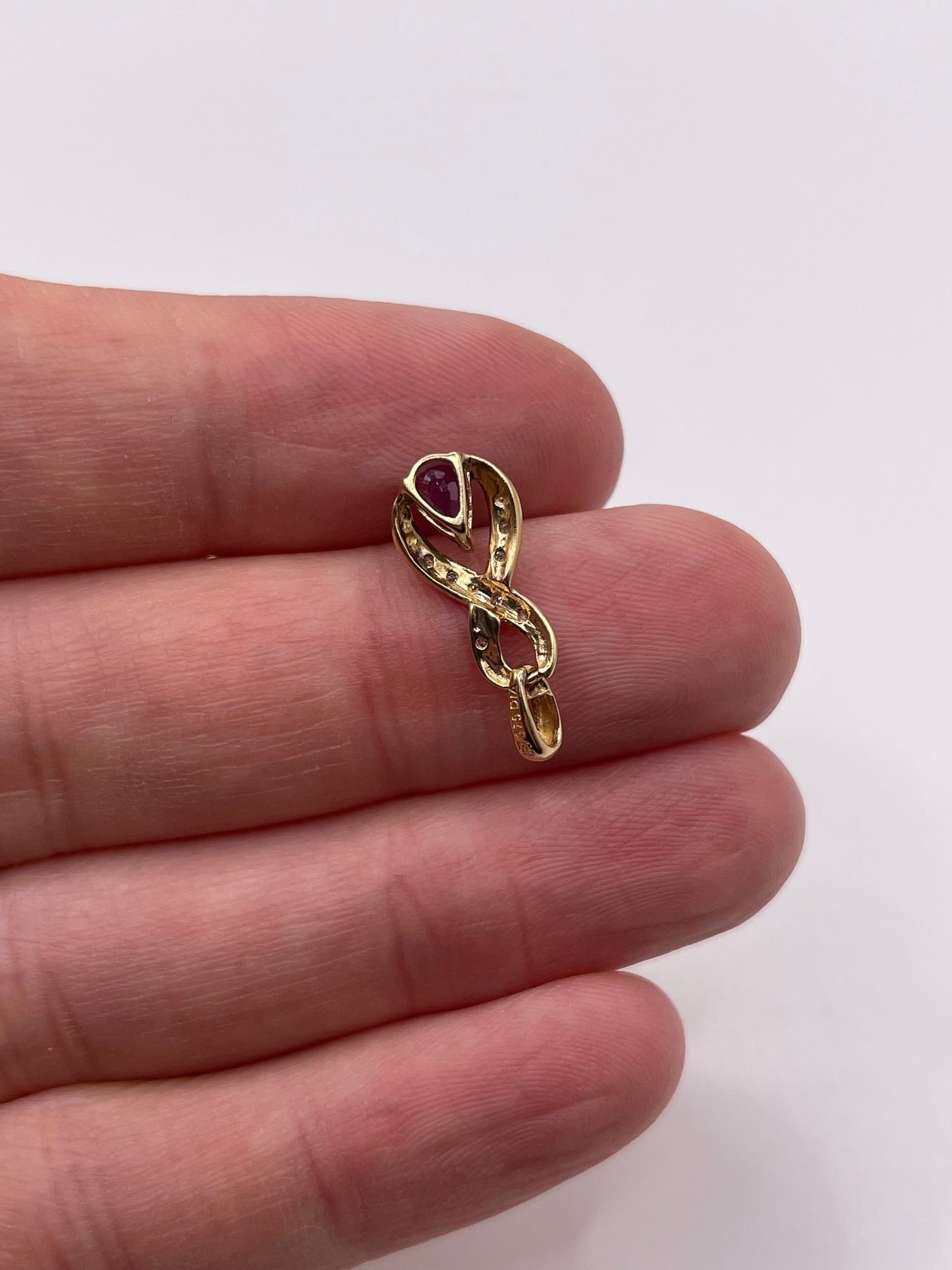 9ct gold ruby and diamond pendant