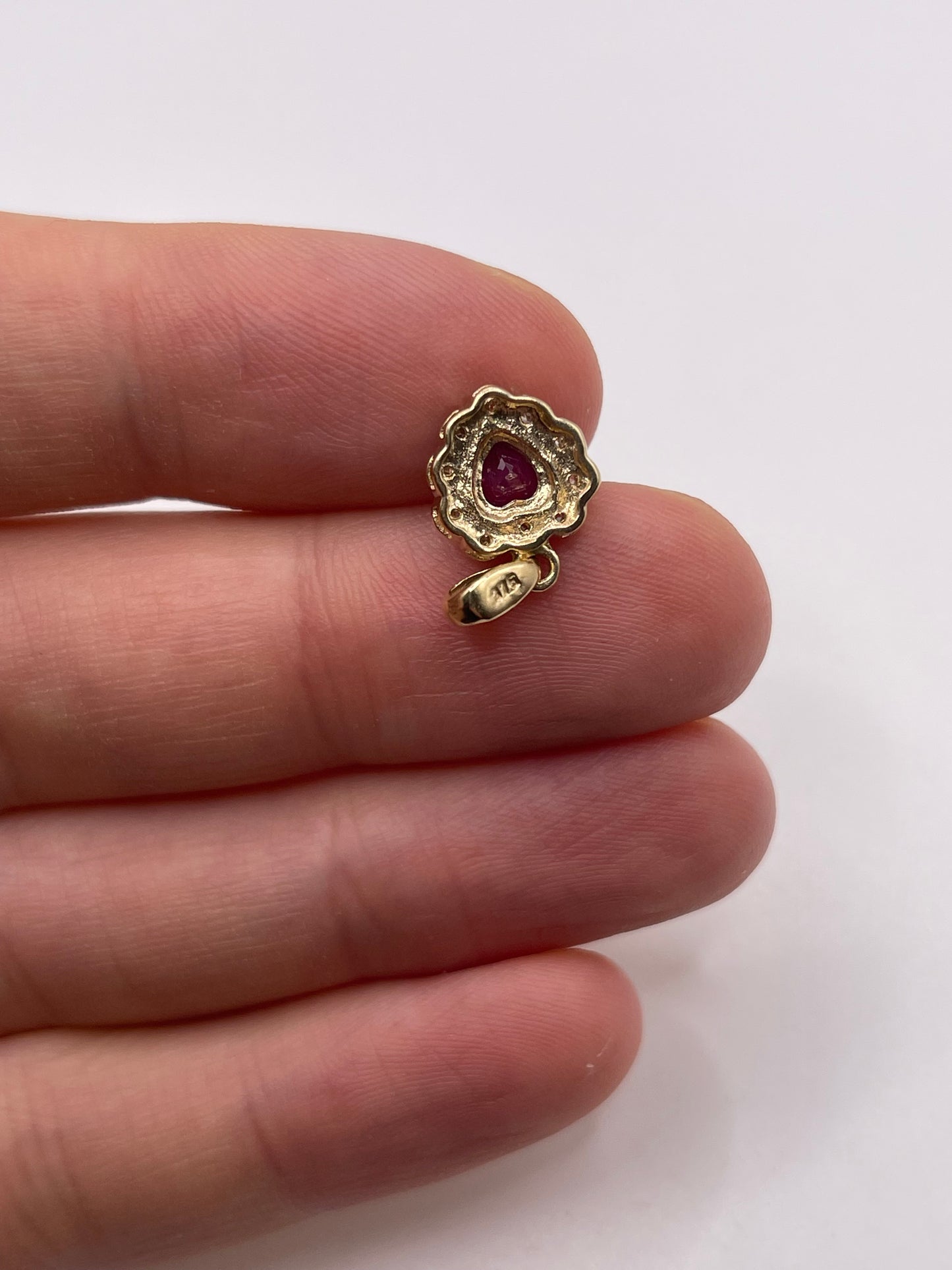 9ct gold ruby and diamond heart pendant