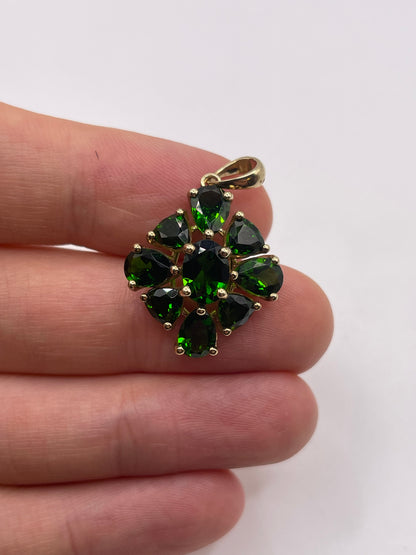 9ct gold diopside cluster pendant