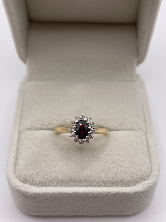9ct gold garnet and diamond ring