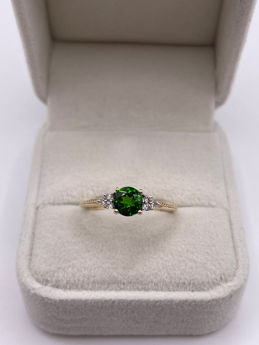 9ct gold diopside and zircon ring