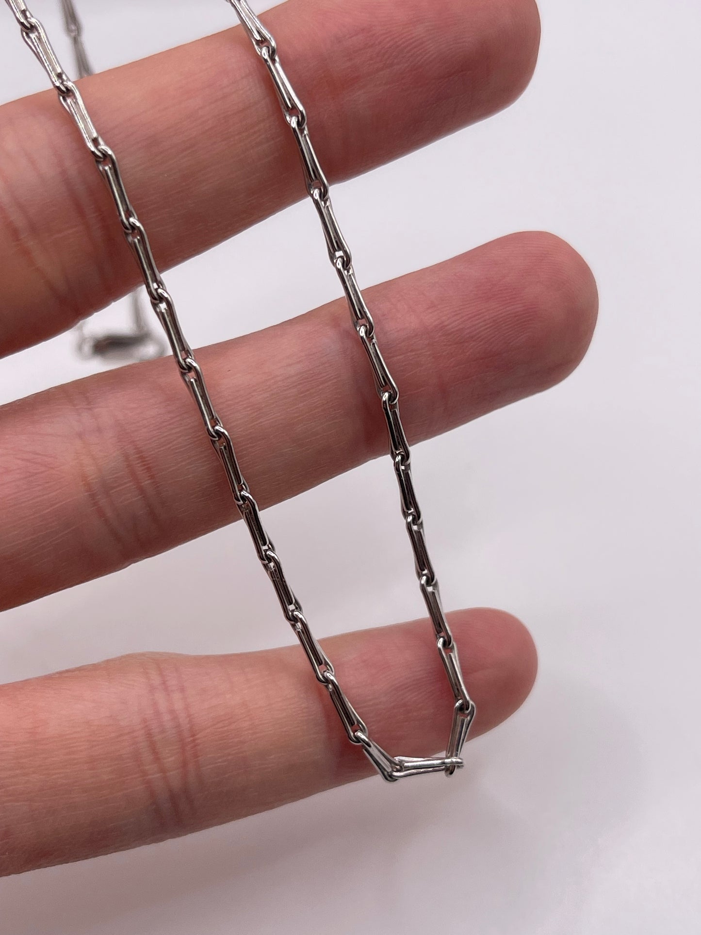 9ct white gold chain 158