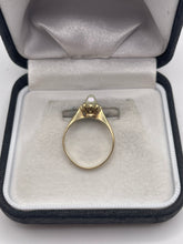 Load image into Gallery viewer, 9ct gold pearl ring
