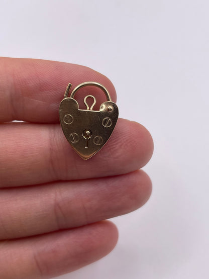 9ct gold padlock 1