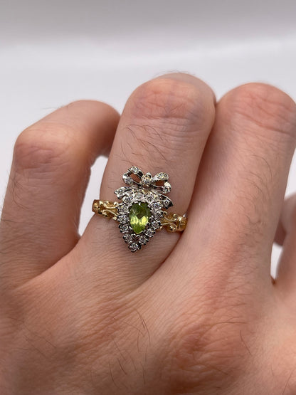 9ct gold peridot and diamond heart ring