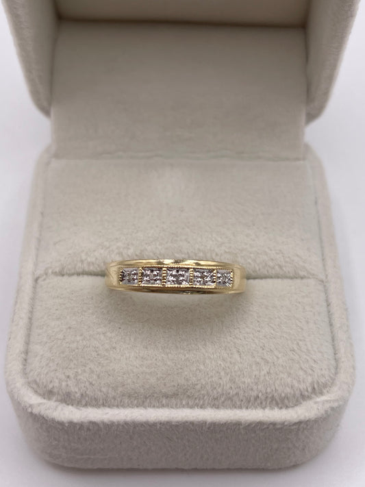 9ct gold diamond ring