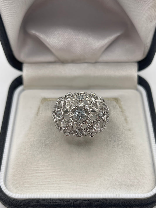 9ct white gold aquamarine and diamond ring
