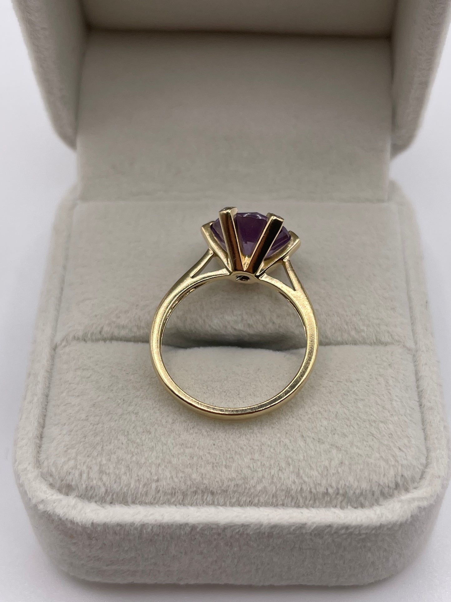 9ct gold amethyst and diamond ring