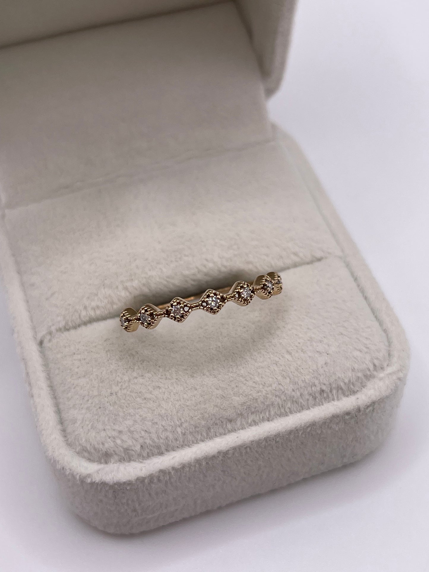 9ct gold diamond ring