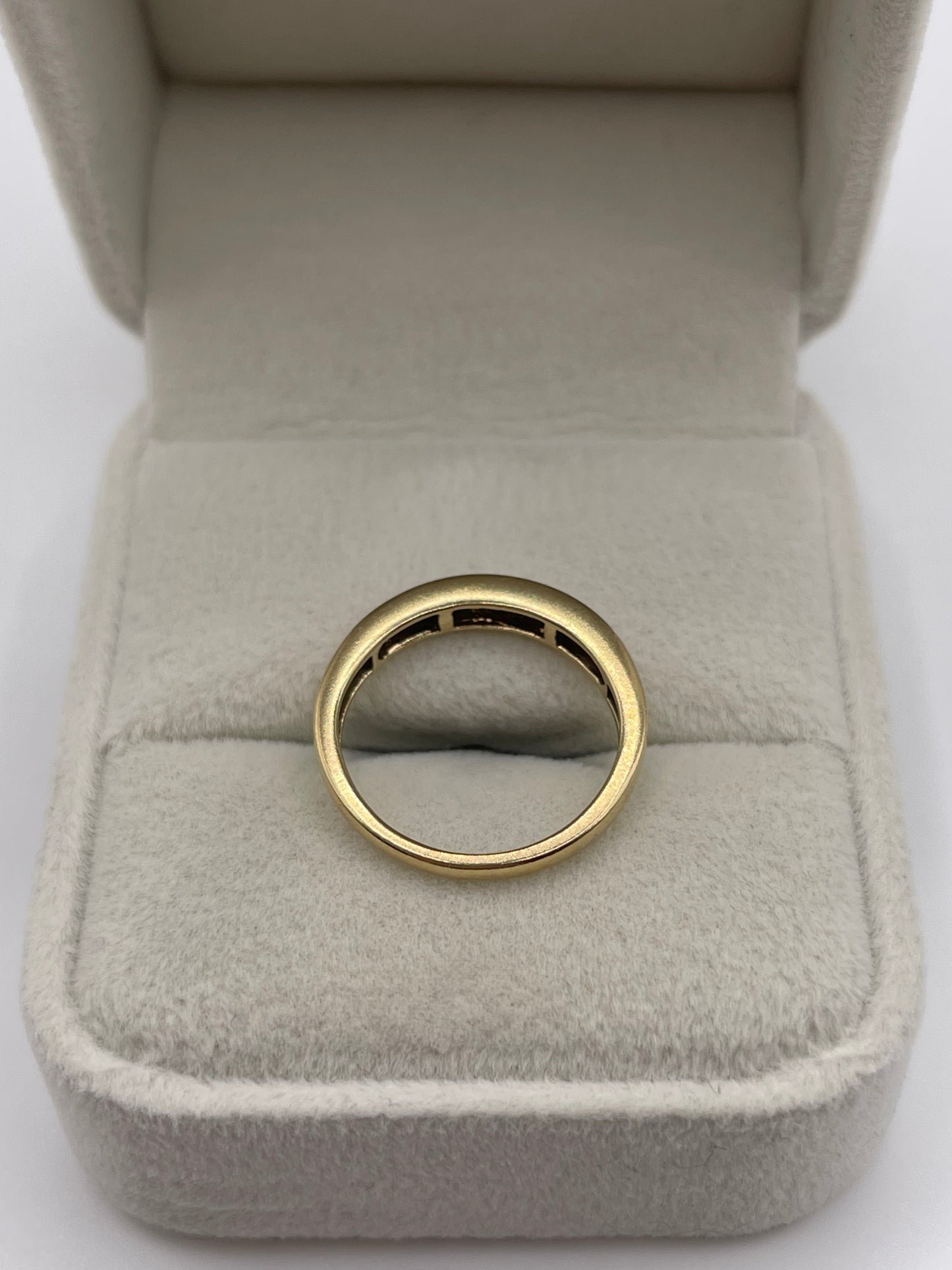 9ct gold diamond ring
