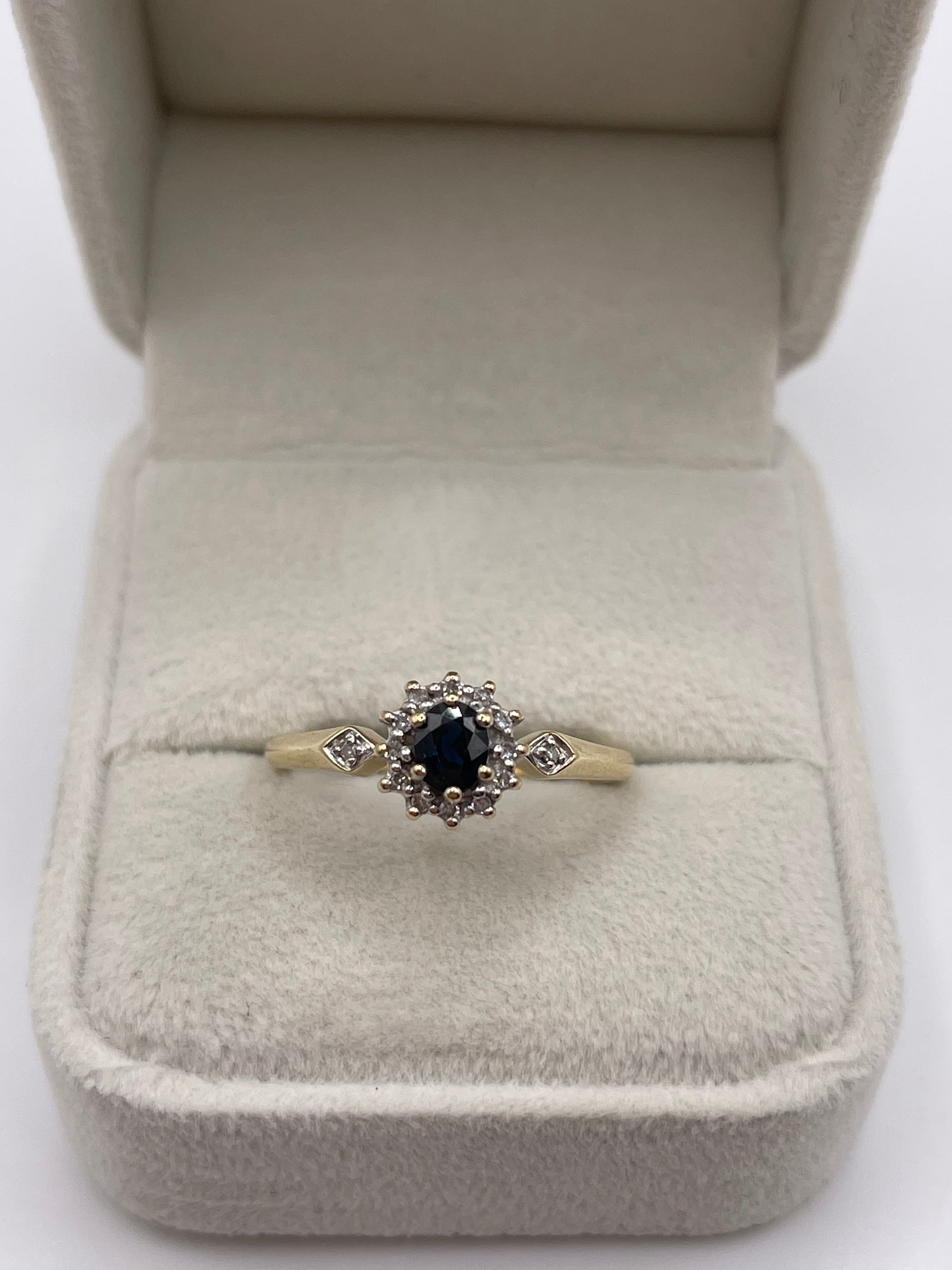 9ct gold sapphire and diamond ring
