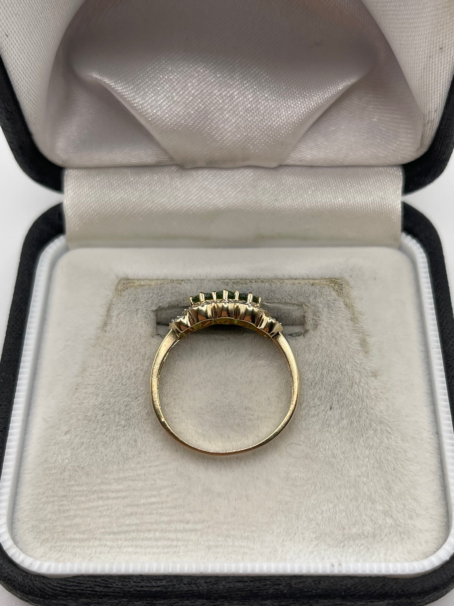 9ct gold diopside and diamond ring
