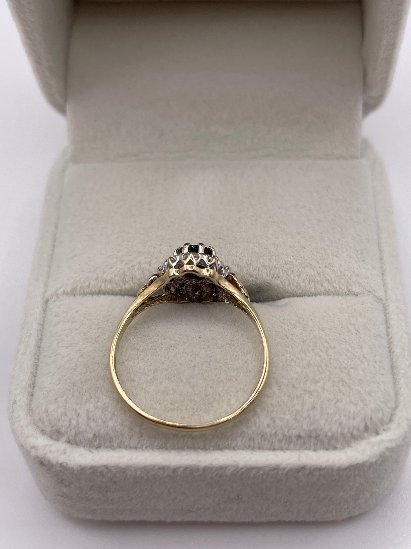 9ct gold sapphire and diamond ring